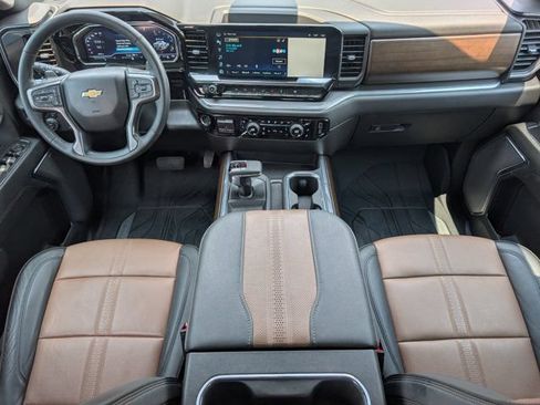 Used 2024 Chevrolet Silverado 1500 High Country w/ High Country Premium Package AWD/4WD image 5