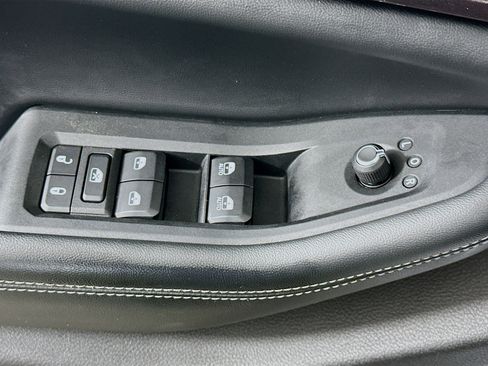 Used 2023 Jeep Grand Cherokee L Laredo image 15