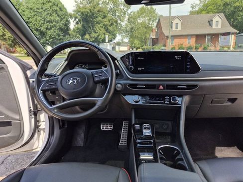 Used 2022 Hyundai Sonata SEL Plus w/ Preferred Accessory Package FWD image 7