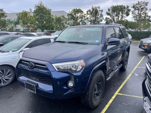 Used 2022 Toyota 4Runner SR5 image 1