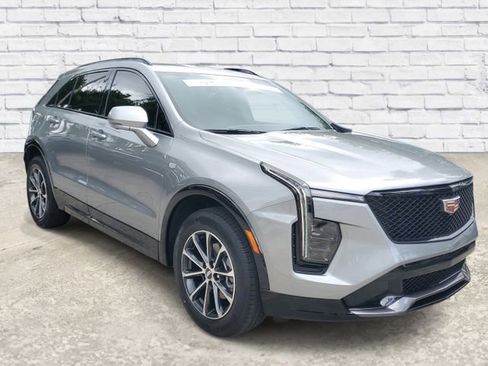 Used 2025 Cadillac XT4 Sport w/ LPO, Floor Liner Package FWD image 5