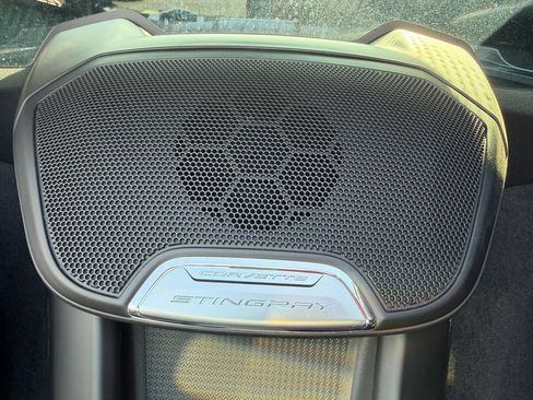 Used 2022 Chevrolet Corvette Stingray Coupe w/ Z51 Performance Package image 26