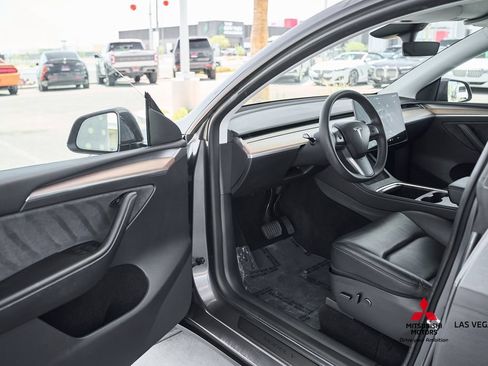 Used 2023 Tesla Model Y Long Range AWD/4WD image 13