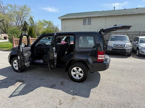 Used 2012 Jeep Liberty Sport image 14