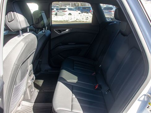 Used 2022 Audi Q4 e-tron Premium Plus image 13
