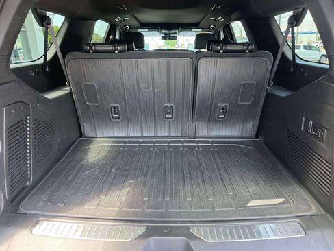 Used 2023 GMC Yukon XL Denali AWD/4WD image 18