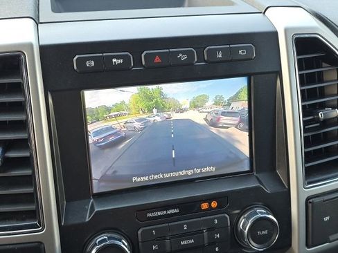 Used 2020 Ford F250 Lariat w/ Lariat Value Package AWD/4WD image 21