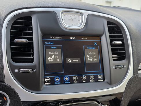 Used 2023 Chrysler 300 Touring L w/ Popular Equipment Group image 17