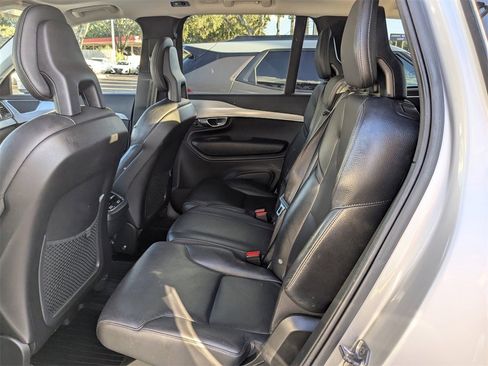 Used 2018 Volvo XC90 T6 Momentum w/ Convenience Package image 3