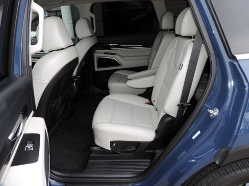Used 2024 Kia Telluride S w/ S Sunroof Package FWD image 14