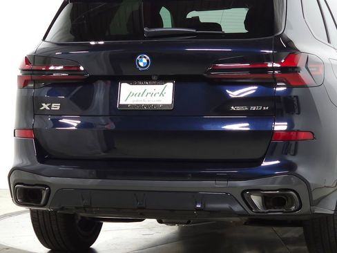 Used 2025 BMW X5 xDrive50e w/ M Sport Package AWD/4WD image 11