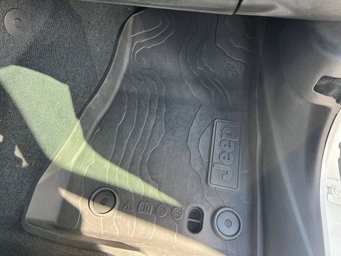 Certified 2024 Jeep Gladiator Sport image 22