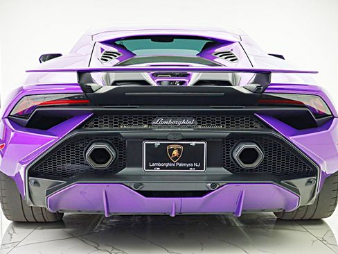 Used 2024 Lamborghini Huracan Tecnica RWD image 9