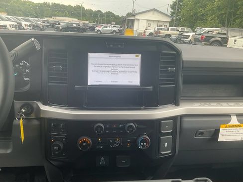 New 2026 Ford F250 XL AWD/4WD image 19