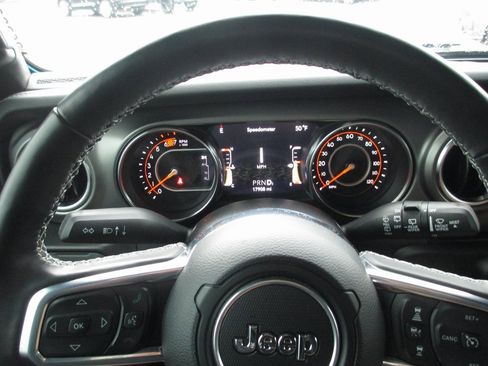 Used 2023 Jeep Wrangler Unlimited Rubicon w/ Steel Bumper Group image 28