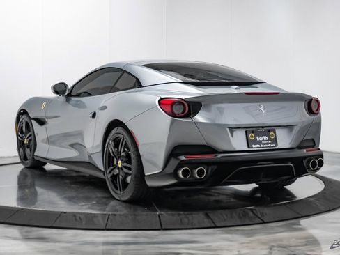 Used 2019 Ferrari Portofino image 11