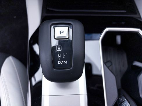 New 2026 Mitsubishi Outlander SE image 17