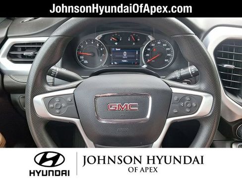 Used 2023 GMC Acadia SLE FWD image 18