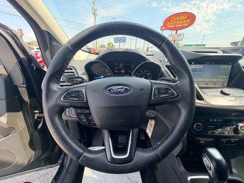 Used 2018 Ford Escape SEL AWD/4WD image 19