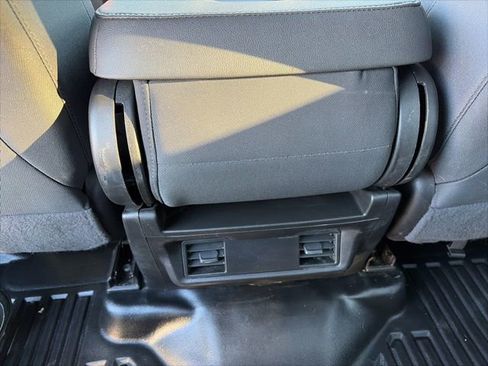 Used 2022 GMC Sierra 3500 Pro w/ Convenience Package image 17