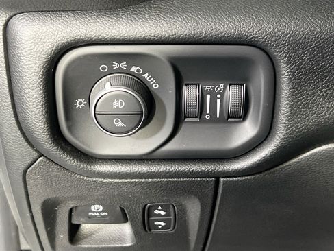 Used 2022 RAM 1500 Laramie image 10