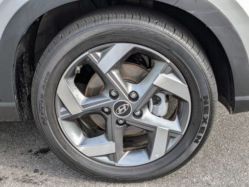 Certified 2025 Hyundai Venue SEL FWD image 12