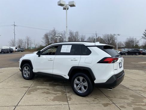 Used 2022 Toyota RAV4 XLE image 7