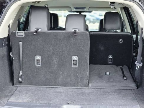 Used 2024 Nissan Pathfinder SL FWD image 31