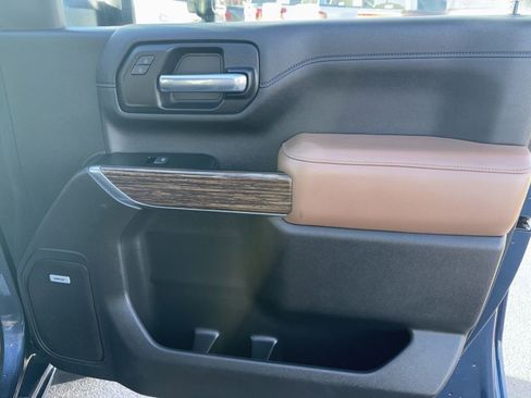 Used 2022 Chevrolet Silverado 2500 High Country image 42