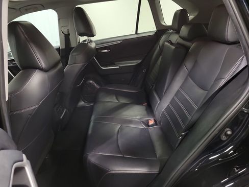 Used 2019 Toyota RAV4 XLE Premium image 24