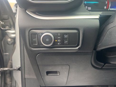 Used 2022 Ford Explorer XLT w/ Equipment Group 202A image 25