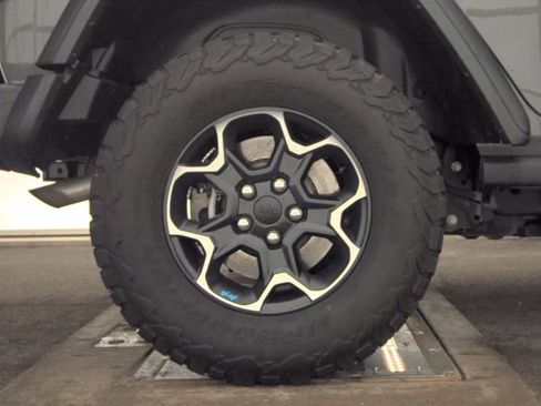 Used 2022 Jeep Wrangler Unlimited Rubicon 4xe w/ Cold Weather Group image 12