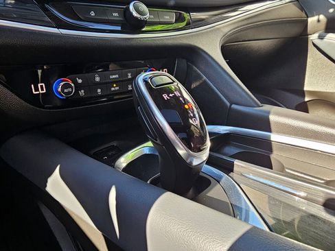 Used 2021 Buick Enclave Premium image 44