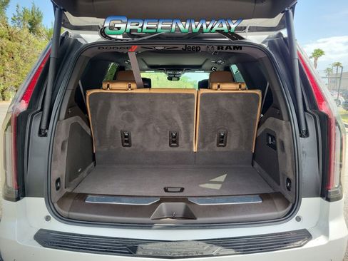 Used 2023 Cadillac Escalade Sport w/ LPO, ONYX Package image 6