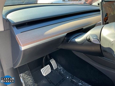 Used 2022 Tesla Model Y Performance image 16