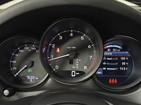 Certified 2025 Porsche Macan AWD/4WD image 15