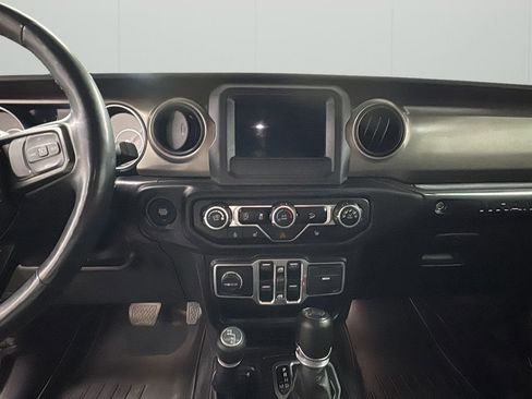 Used 2018 Jeep Wrangler Unlimited Sport S AWD/4WD image 10