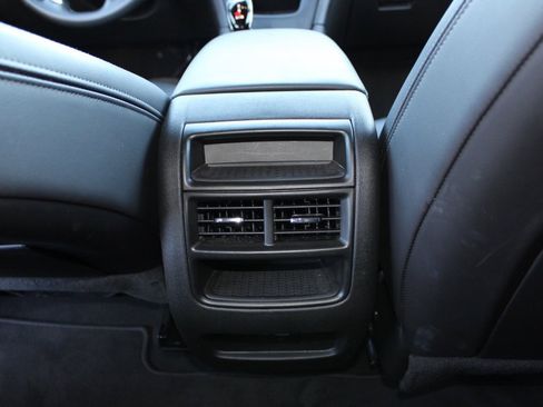 Used 2025 Cadillac XT5 Premium Luxury image 19