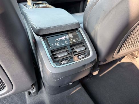 Used 2018 Volvo XC90 T5 Momentum w/ Convenience Package FWD image 20