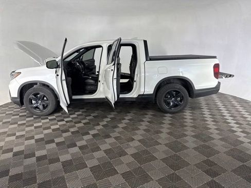 Used 2023 Honda Ridgeline Black Edition image 11
