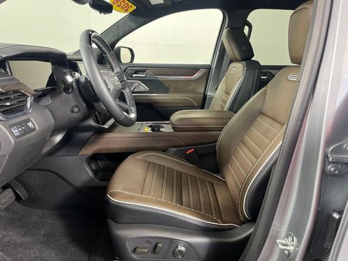 Certified 2026 GMC Acadia Denali Ultimate w/ LPO, Floor Liner Package FWD image 24