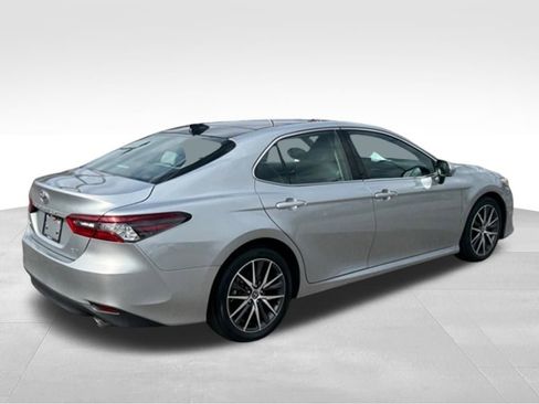Certified 2023 Toyota Camry XLE FWD image 6