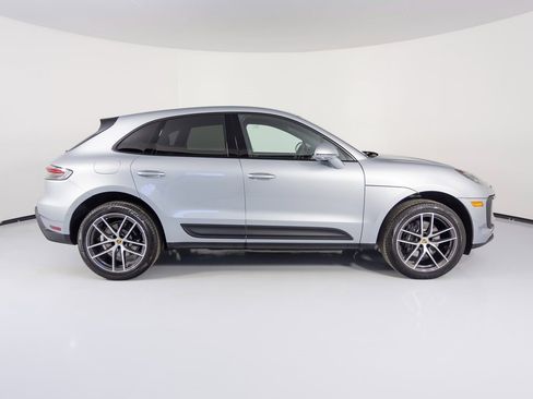 New 2026 Porsche Macan image 9