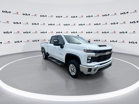 Used 2025 Chevrolet Silverado 2500 LT w/ Convenience Package AWD/4WD image 2