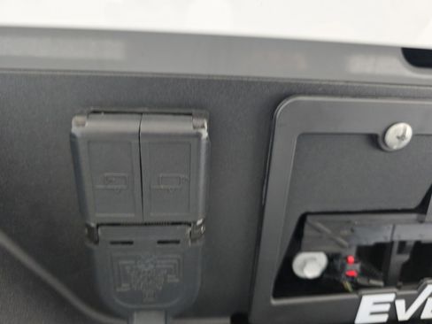 Used 2024 GMC Sierra 2500 AT4X image 21