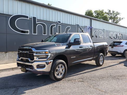 Used 2026 RAM 2500 Big Horn AWD/4WD image 1