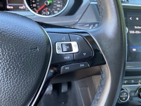 Used 2020 Volkswagen Tiguan SEL FWD image 17