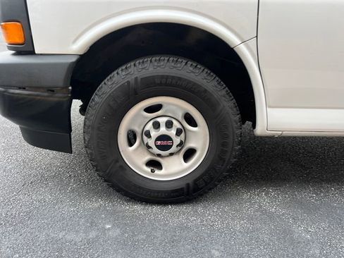 Used 2023 GMC Savana 2500 w/ Driver Convenience Package image 10