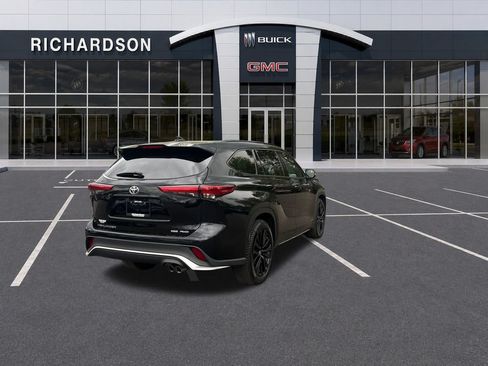 Used 2023 Toyota Highlander XSE AWD/4WD image 8