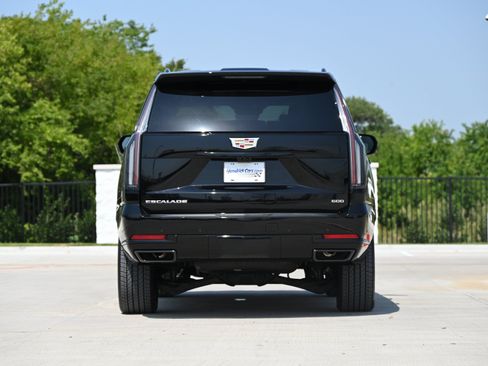 Used 2026 Cadillac Escalade Platinum Sport AWD/4WD image 8